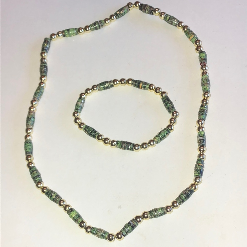 Green and Gold Tone Beaded Necklace and Bracelet Set